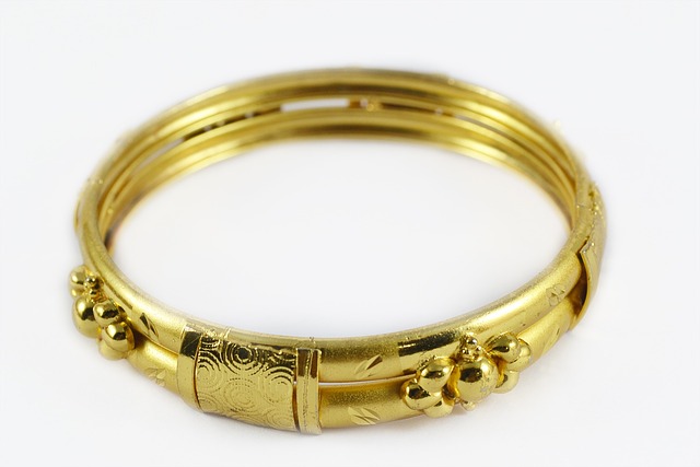 L’éclat intemporel : les bracelets en or