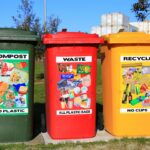 poubelles rouges, jaunes et vertes