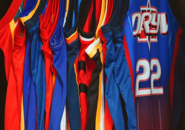 Les marques incontournables de maillots de basket