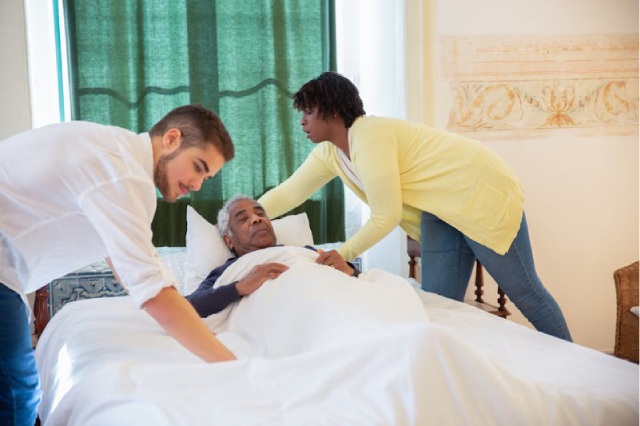Explorer le moment et les méthodes pour envisager les soins palliatifs chez les seniors