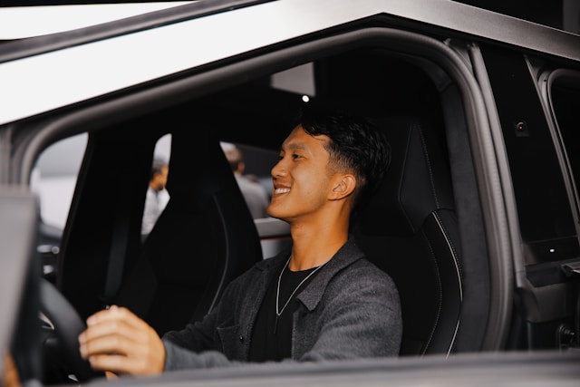 Comment l’automobile tente de séduire les jeunes conducteurs