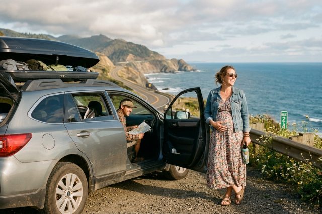 Voyager en roadtrip enceinte : conseils pratiques pour un trajet agréable et serein
